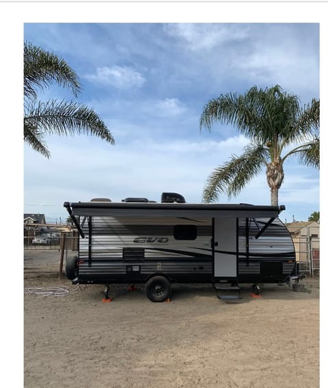 4 person camping trailer Towable trailer in Camarillo