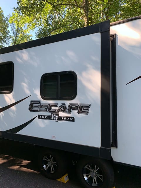 2018 KZ Escape  E231BH Towable trailer in Crosby