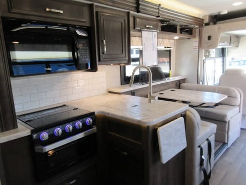 New 2021 Jayco Alante 27a "ULTIMATE GLAMPER" Drivable vehicle in Rancho Penasquitos