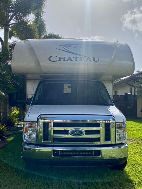 2018 BEAUTY Thor Motor Coach Chateau 29G Vehículo funcional in Everglades