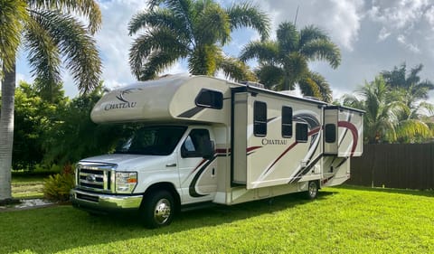 2018 BEAUTY Thor Motor Coach Chateau 29G Veicolo da guidare in Everglades