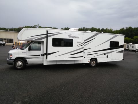 Sison RV Rentals Drivable vehicle in Rossville