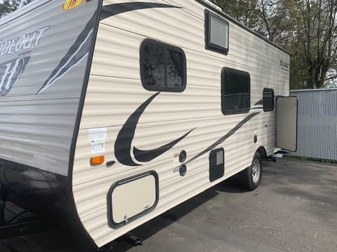 2016 Keystone RV Hideout Single Axle 175LHS Towable trailer in Caldwell