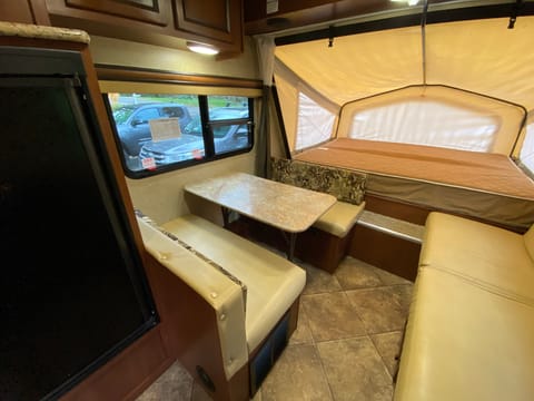 Small, Light & Family Friendly - Solaire 147 X Towable trailer in Lake Oswego