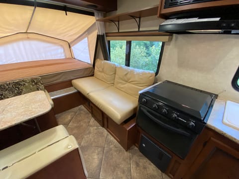 Small, Light & Family Friendly - Solaire 147 X Towable trailer in Lake Oswego