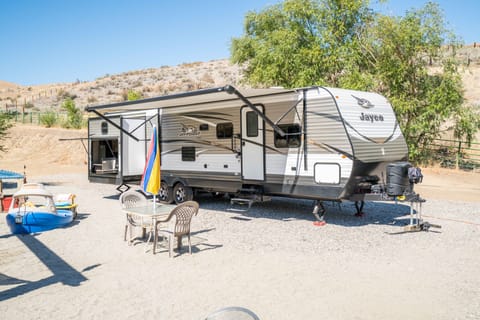 Let's go Glamping! Towable trailer in Wenatchee