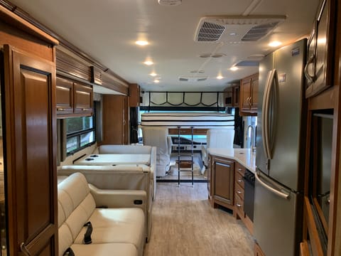 2018 Fleetwood RV Storm 36F Drivable vehicle in Cape Neddick