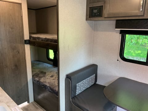 2021 Jayco Jay Flight SLX 174BH Towable trailer in Ocoee