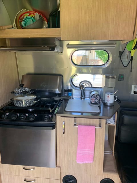 2018 Airstream RV Flying Cloud 19CB Towable trailer in Monmouth
