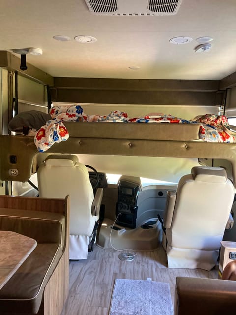 2019 Entegra Coach Vision 29F Drivable vehicle in Covington
