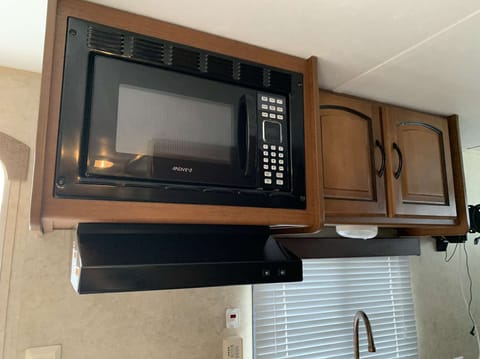 Well maintained and beautiful 2013 Keystone RV Summerland by Springdale 1790QB Towable trailer in Norwich