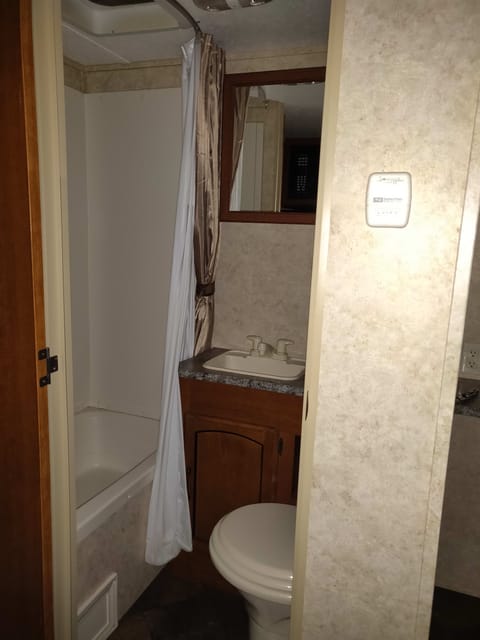 Well maintained and beautiful 2013 Keystone RV Summerland by Springdale 1790QB Remorque tractable in Norwich