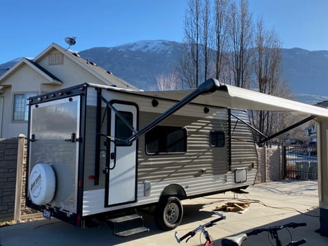 2019 Sportsman Classic 180th Towable trailer in Pleasant Grove