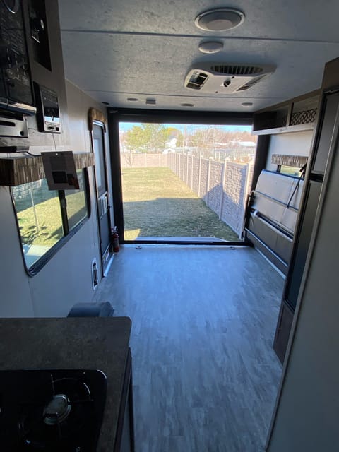 2019 Sportsman Classic 180th Towable trailer in Pleasant Grove