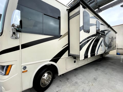 A&H DIRECT RV 2016 Thor Motor Coach Windsport 32N Véhicule routier in North Hollywood