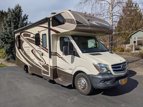 "Eliza": 2015 Forest River RV Forester MBS 2401R Véhicule routier in Tigard