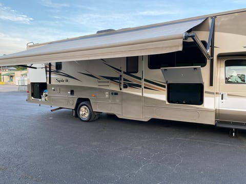 2017 Winnebago Spirit 31G - #2 Drivable vehicle in Broussard