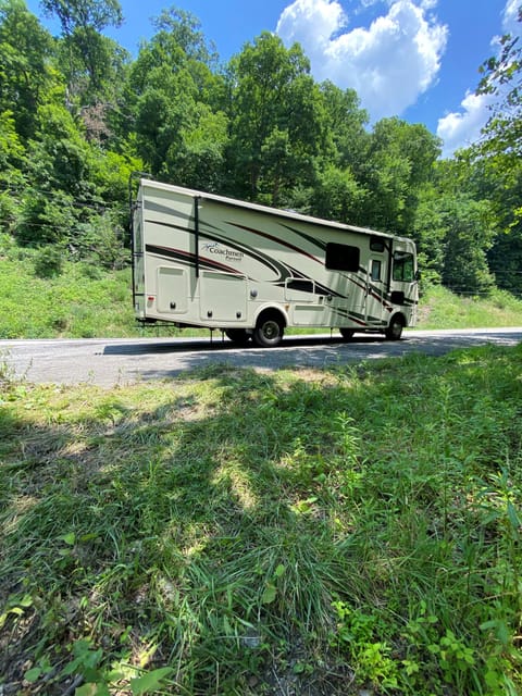 2019 Coachmen RV Pursuit Of Happiness Drivable vehicle in Riverview