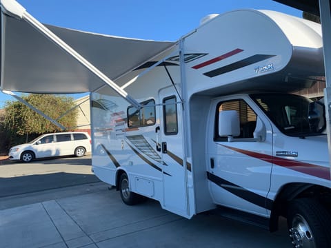 SUPER CLEAN 2021 THOR FREEDOM ELITE 22FE Drivable vehicle in Vallejo