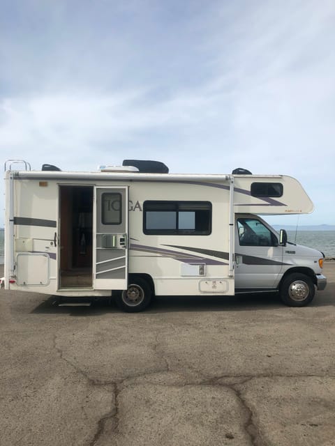 2001 Fleetwood RV Tioga 22RB Véhicule routier in Burlingame