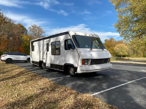 1989 Van American GMG Cobra Malibu Motor Home Drivable vehicle in Perry Township