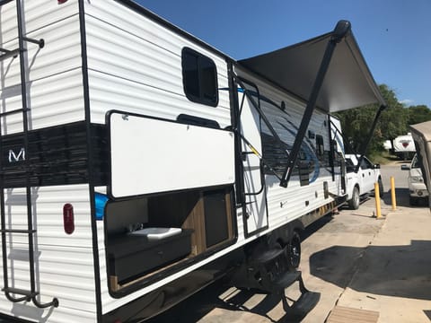 Mancias Making Memories RV Rental Towable trailer in Wolfforth