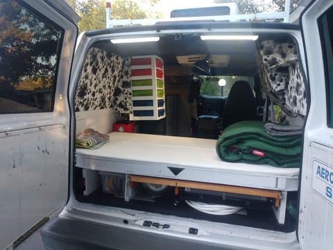 2000 GMC Safari Camper Conversion Van aménagé in Sonoma