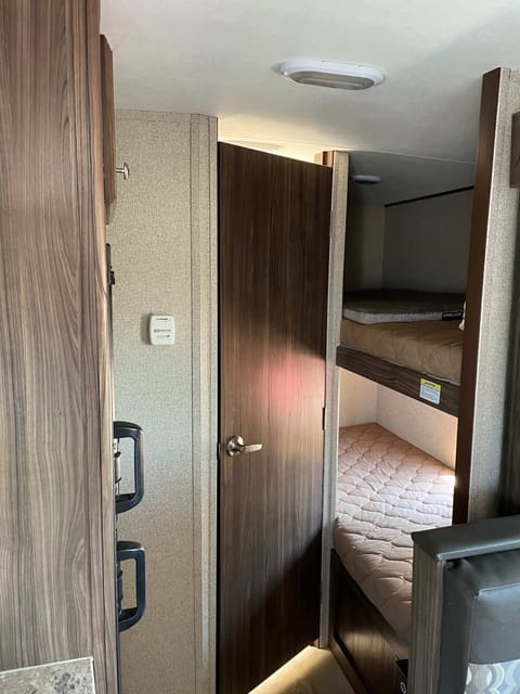 2018 coachman Apex Nano Towable trailer in Buckeye