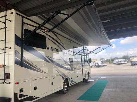 Brand New 2021 Entegra Coach Vision 29F Drivable vehicle in Boca Raton