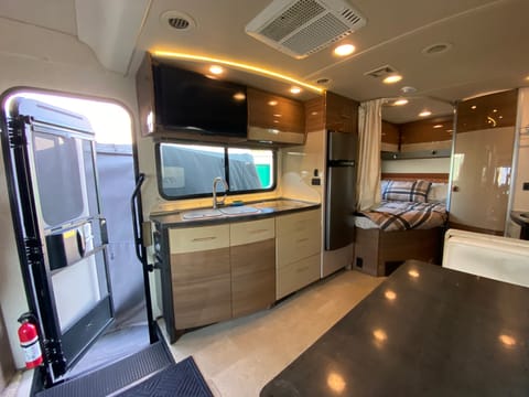 Mercedes Sprinter Navion - GREAT for exploring! Drivable vehicle in Tustin