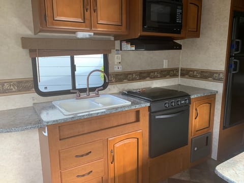 2012 Keystone RV Springdale 256RLLWE Towable trailer in Coos Bay