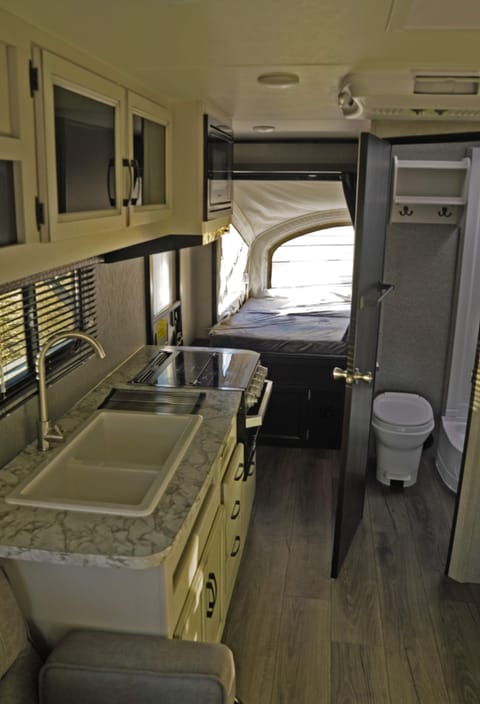 2021 Jayco Jay Feather Select X19H Towable trailer in Lake San Marcos