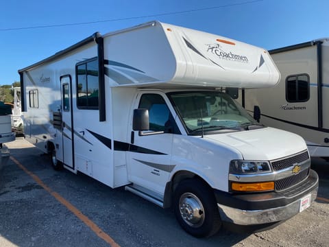 2021 Coachmen RV Freelander 27QB Chevy 4500 Drivable vehicle in Clermont