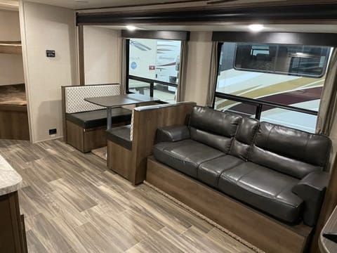 2020 Forest River Shasta 26DB-Brand New! Towable trailer in Kettering