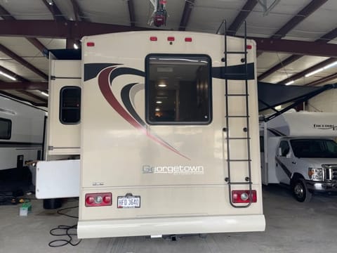 2017 Forest River RV Georgetown 3 Series 30X3 Drivable vehicle in Kettering