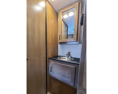 Tiffin Motorhomes Wafarer LPa414 Vehículo funcional in Marietta