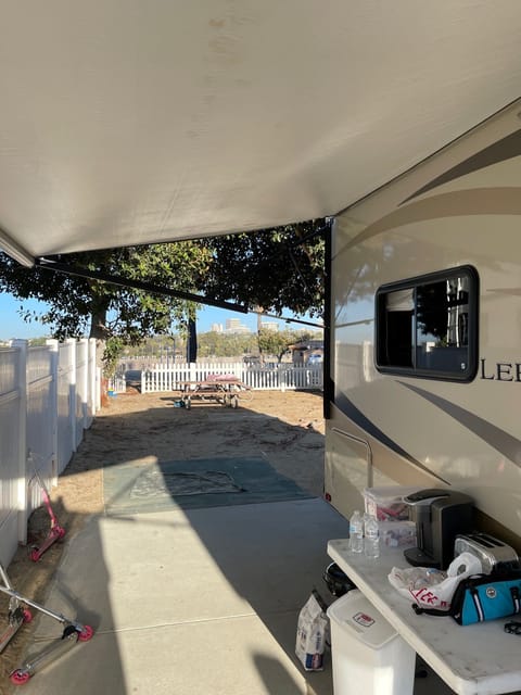 The Lucky Leprechaun - Great Family RV - Sleeps 8! Drivable vehicle in Fountain Valley