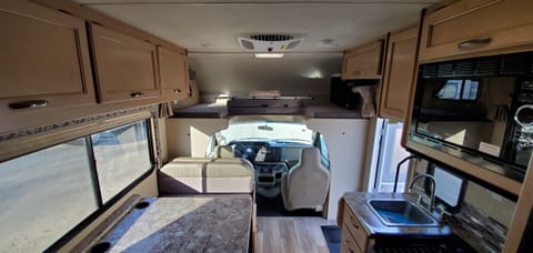 2019 Thor Motor Coach Four Winds 22E Drivable vehicle in Bolingbrook