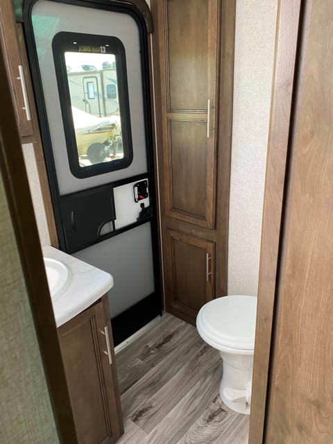 2021 Keystone RV Cougar 32BHSWE Towable trailer in Paso Robles