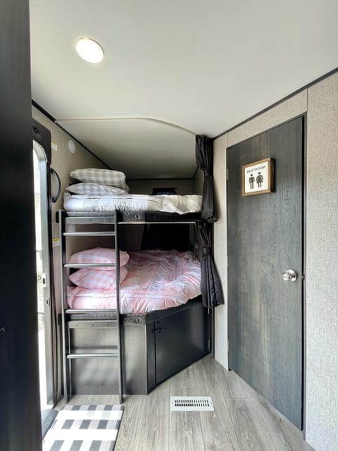 Ms. Betsy - 2021 Jayco Jay Flight 28BHS Towable trailer in Queen Creek