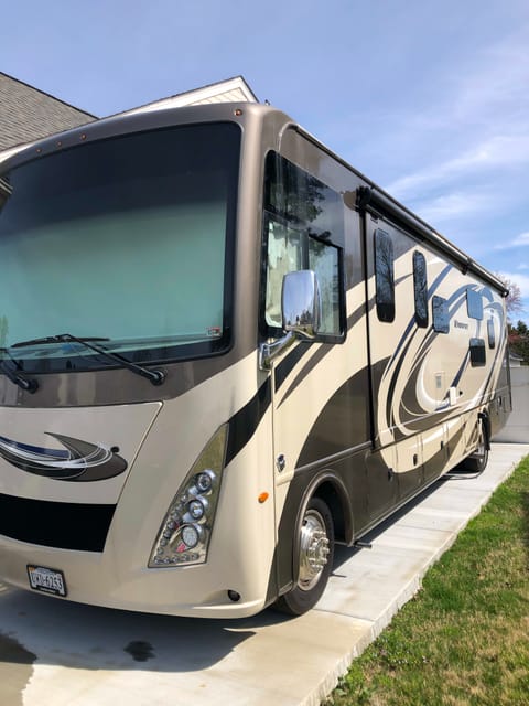 2018 Thor Motor Coach Windsport 34J (Bunkhouse) Drivable vehicle in Chesapeake