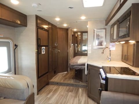 2021 Thor Motor Coach Freedom Elite 27FE Drivable vehicle in Rocklin