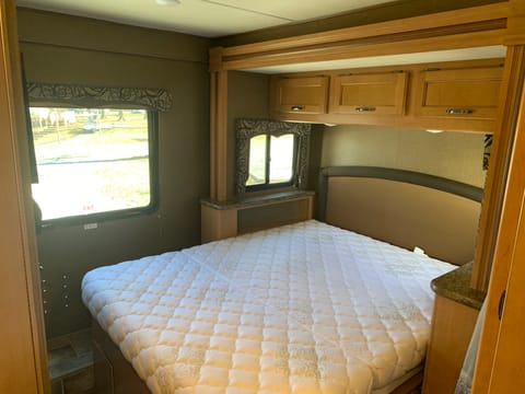 2017 Thor Motor Coach Four Winds 26B Véhicule routier in Bardstown