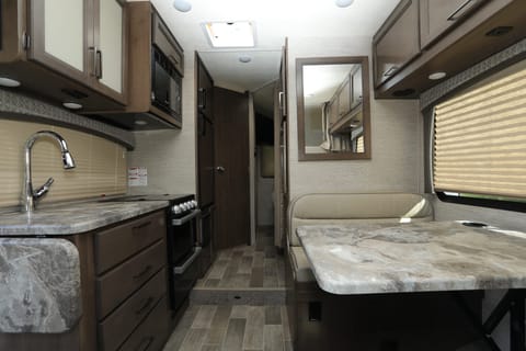 Brand New 2021 Thor Motor Coach Chateau Drivable vehicle in Elk Grove