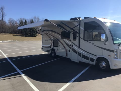 2017 Thor Motor Coach Vegas 25.3 Véhicule routier in Inver Grove Heights