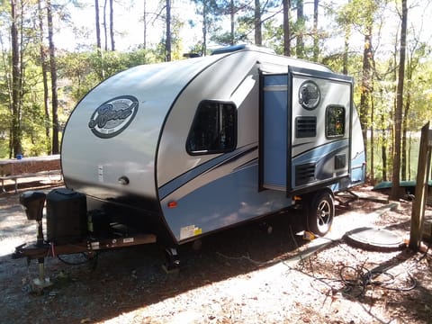 Awesome Lightweight Pet Friendly RV Rental Towable trailer in Pittsboro