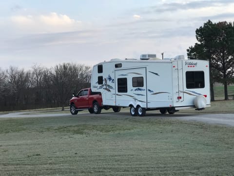 2008 Forest River RV Wildcat 32QBBS Towable trailer in Lake Texoma