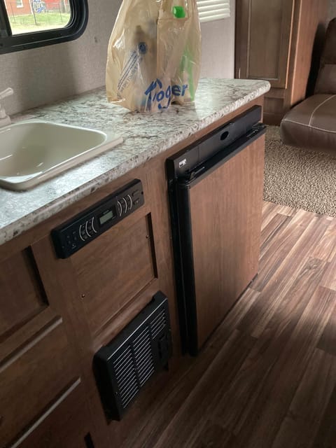 2018 Keystone RV Hideout 185H Towable trailer in Perry Township