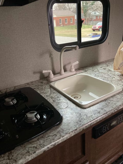 2018 Keystone RV Hideout 185H Towable trailer in Perry Township