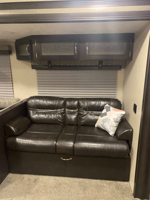 2019 Puma 2 Queen Bedrooms/Sleeps 8 Ziehbarer Anhänger in Fayetteville